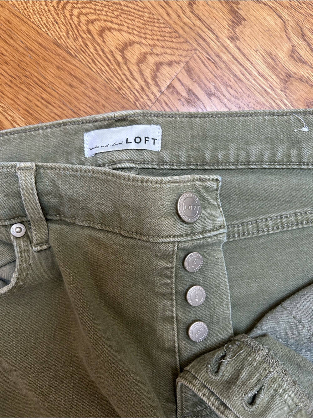 Women’s Khaki Boyfriend Jeans - Picture 3 of 3